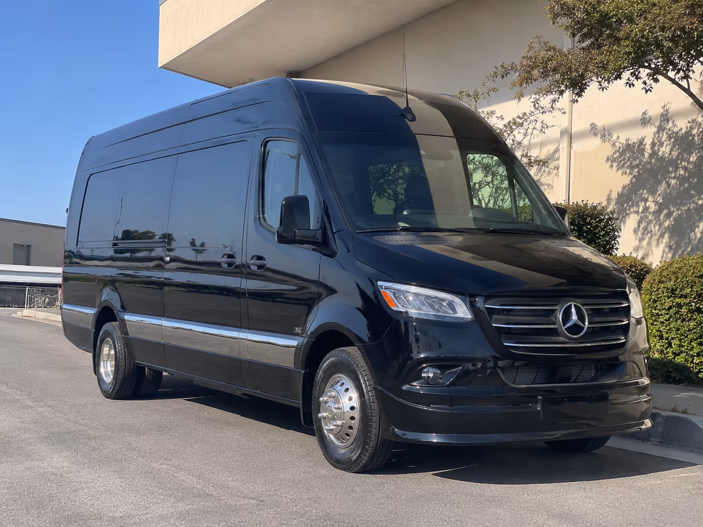 greeley 10 passenger sprinter van